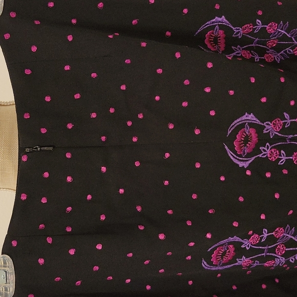 Vintage Crossing Pointe embroidered black skirt with fringe in size 10 - Picture 6 of 11